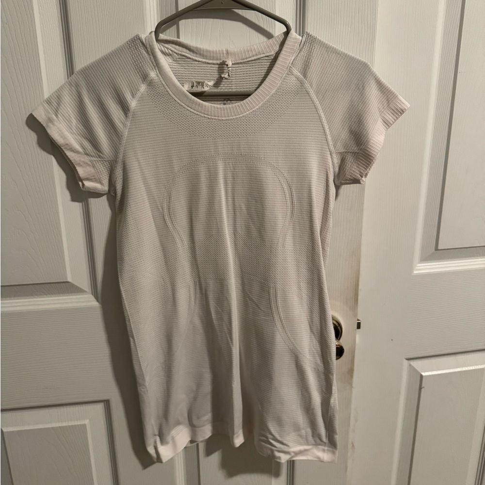 LULULEMON Swiftly Short Sleeve Top